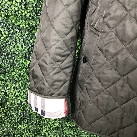 Burberry quilted jacket nwt